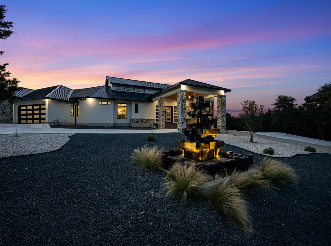 Modern Luxury In Anaqua Springs